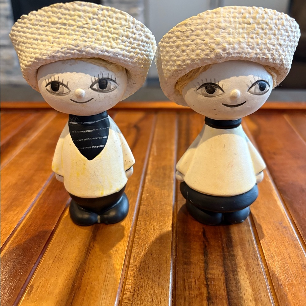 VINTAGE WOLIN JAPAN BOY AND GIRL W/ STRAW HAT YARN HAIR FIGURINE
